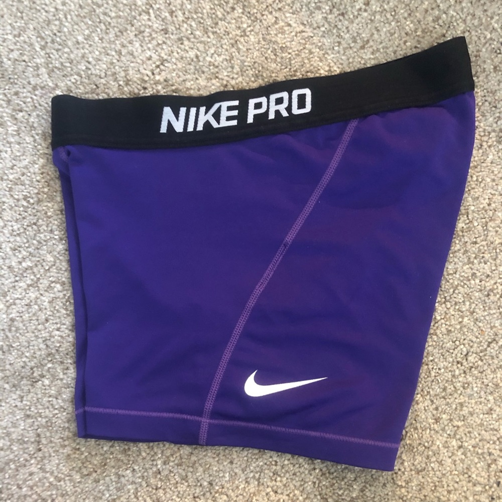 Women’s Nike Pros